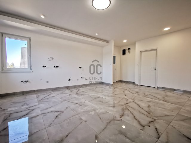Eladó ikerház, Székesfehérvárott 153 M Ft, 7 szobás