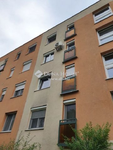 Eladó panellakás, Budapesten, XV. kerületben 58 M Ft, 4 szobás