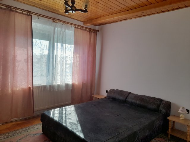 Kiadó családi ház, albérlet, Tatán 240 E Ft / hó, 2 szobás