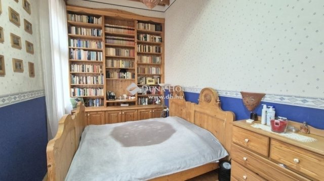 Eladó családi ház, Nagykőrösön 85 M Ft, 8 szobás