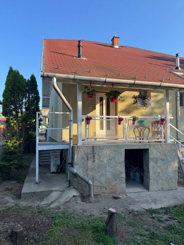 Eladó családi ház, Százhalombattán 129.9 M Ft, 6+1 szobás