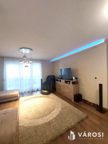 Eladó téglalakás, Debrecenben 99.9 M Ft, 4 szobás