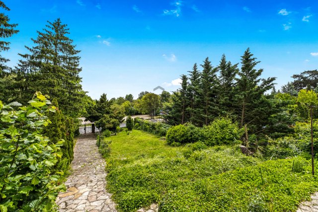 Eladó családi ház, Leányfaluban 139.9 M Ft, 7 szobás