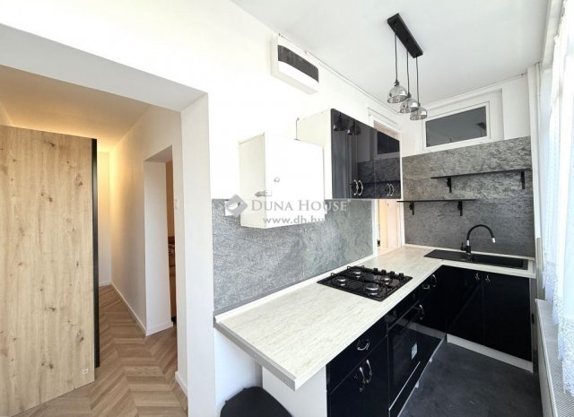 Eladó téglalakás, Budapesten, XX. kerületben 75 M Ft, 4 szobás