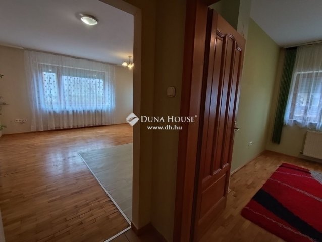 Eladó téglalakás, Budapesten, XVIII. kerületben 77 M Ft