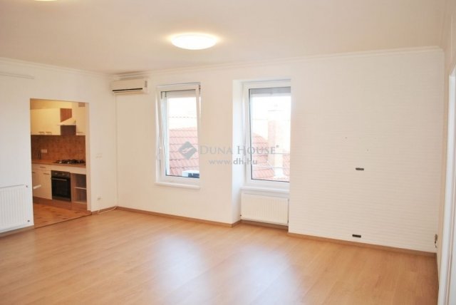 Kiadó téglalakás, albérlet, Kecskeméten 250 E Ft / hó