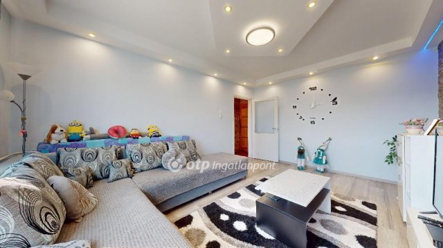 Eladó panellakás, Putnokon 15.5 M Ft, 2 szobás