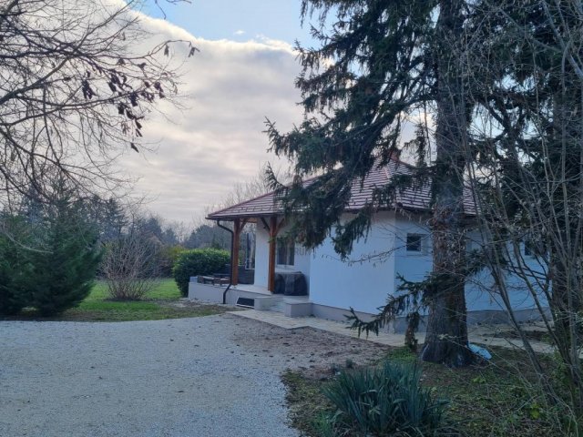 Eladó családi ház, Balatonakarattyán 139 M Ft, 3 szobás