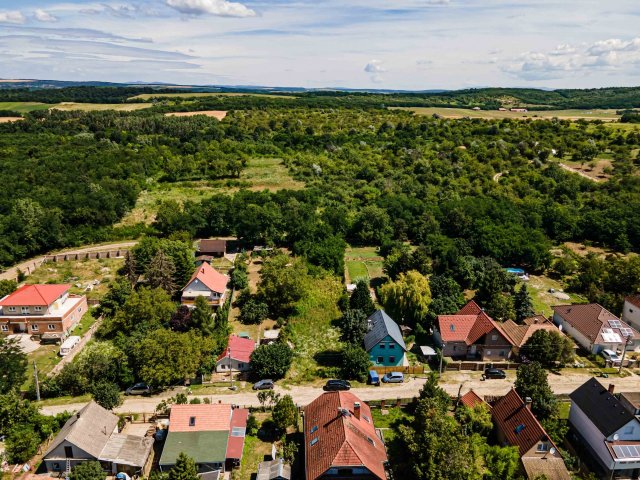 Eladó telek, Erdőkertesen, Losonci utcában 26.9 M Ft