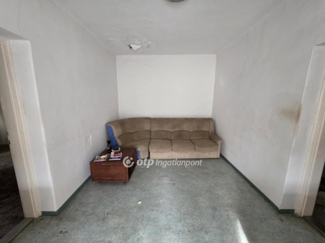 Eladó családi ház, Vámospércsen 17.9 M Ft, 2 szobás