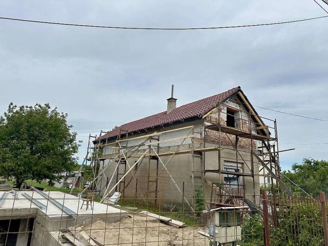 Eladó családi ház, Vácon 55 M Ft, 4 szobás