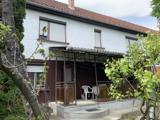 Eladó ikerház, Kazincbarcikán 49.9 M Ft, 5 szobás