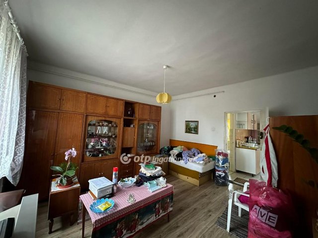 Eladó családi ház, Tiszaújvárosban 25 M Ft, 2 szobás
