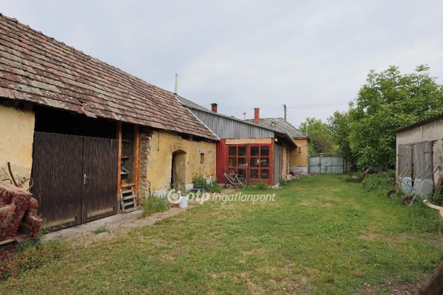 Eladó családi ház, Veszprémgalsán 15.9 M Ft, 2 szobás