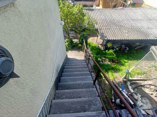 Eladó családi ház, Komáromban 82 M Ft, 4+1 szobás
