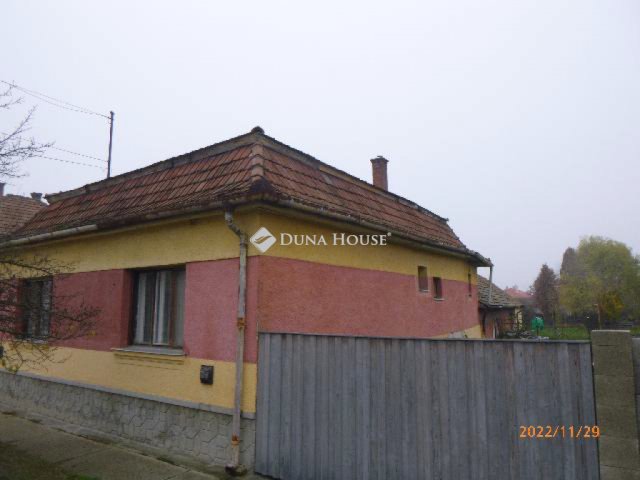 Eladó családi ház, Jászberényben, Batthyány utcában 30.61 M Ft