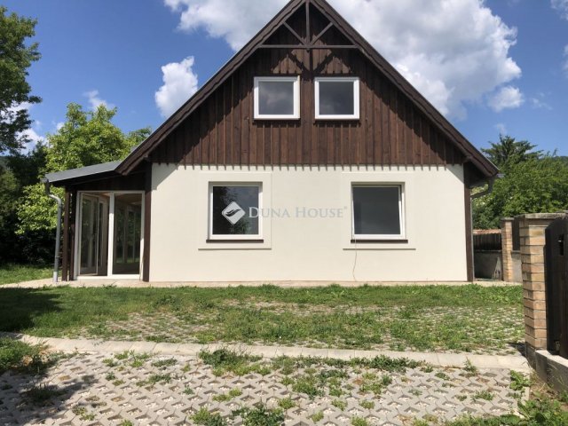 Eladó családi ház, Csókakőn 150 M Ft, 4 szobás