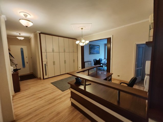Kiadó iroda, Budapesten, V. kerületben 1000 E Ft / hó, 3 szobás