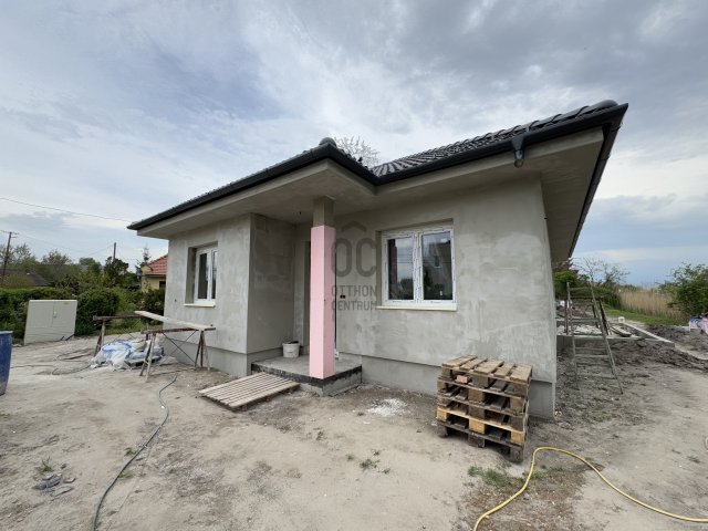 Eladó családi ház, Bőnyön 58 M Ft, 4 szobás