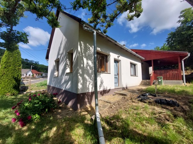 Eladó családi ház, Ozorán 55 M Ft, 2 szobás