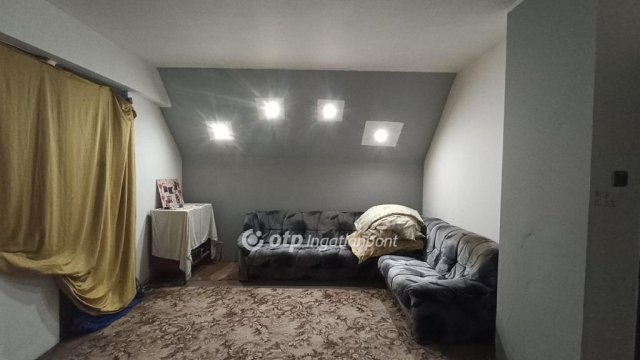 Eladó családi ház, Jászfényszarun 27.9 M Ft, 3 szobás