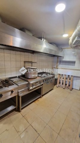 Eladó hotel, Kerepesen 390 M Ft, 15 szobás / költözzbe.hu