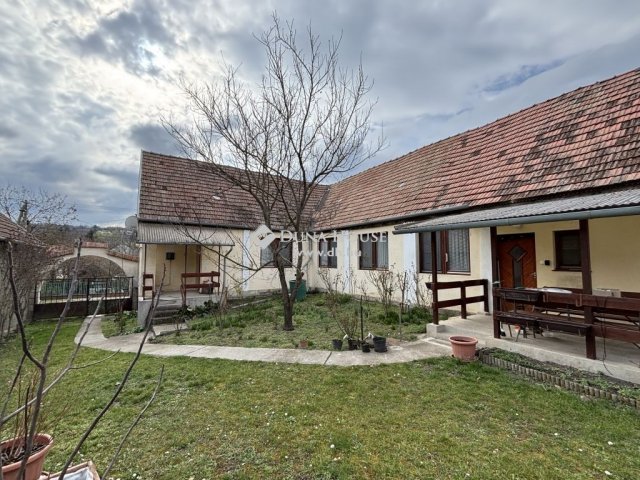 Eladó családi ház, Etyeken 70 M Ft, 5 szobás