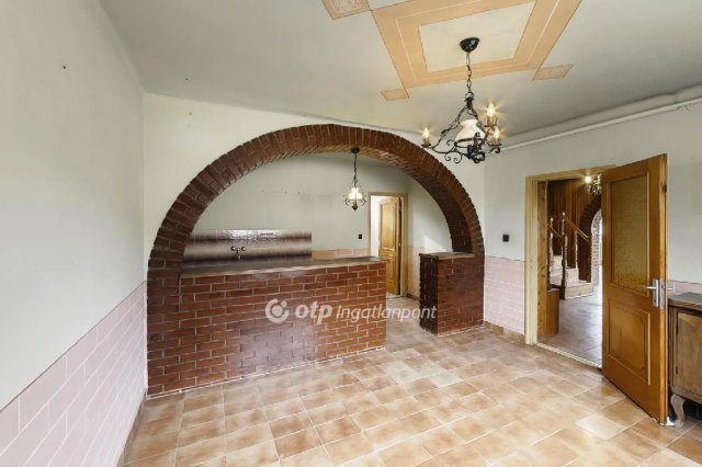 Eladó családi ház, Nagykőrösön 45 M Ft, 4+1 szobás