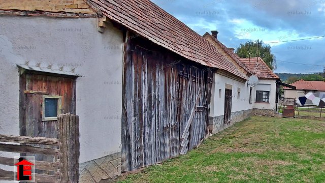 Eladó családi ház, Kajárpécen 19.9 M Ft, 2 szobás