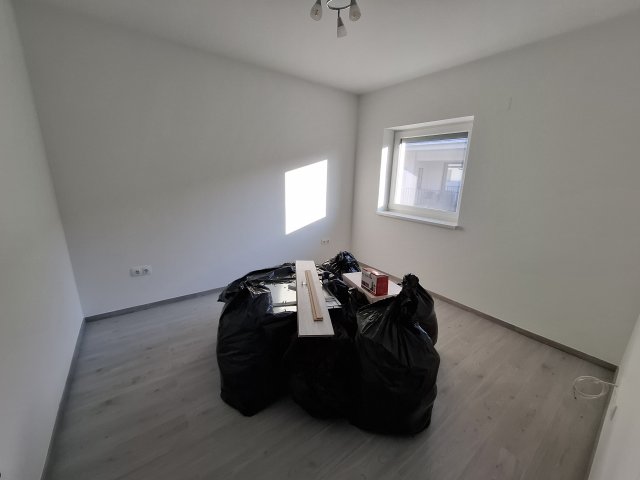 Eladó téglalakás, Mendén 65 M Ft, 3 szobás