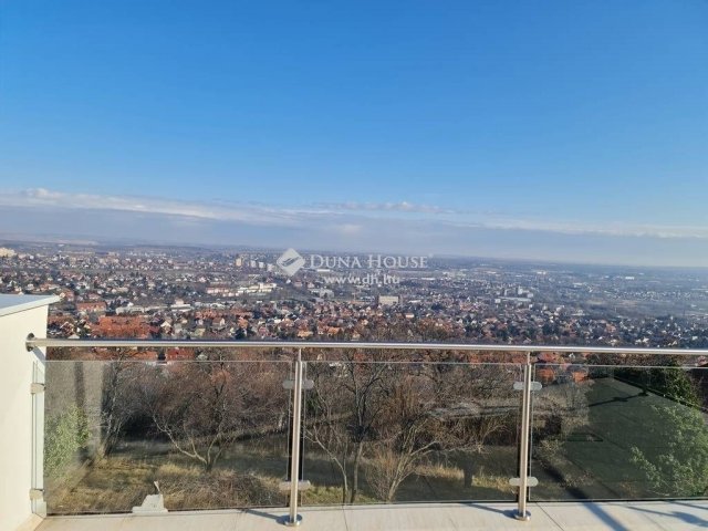 Eladó ikerház, Pécsett 149.9 M Ft, 4 szobás