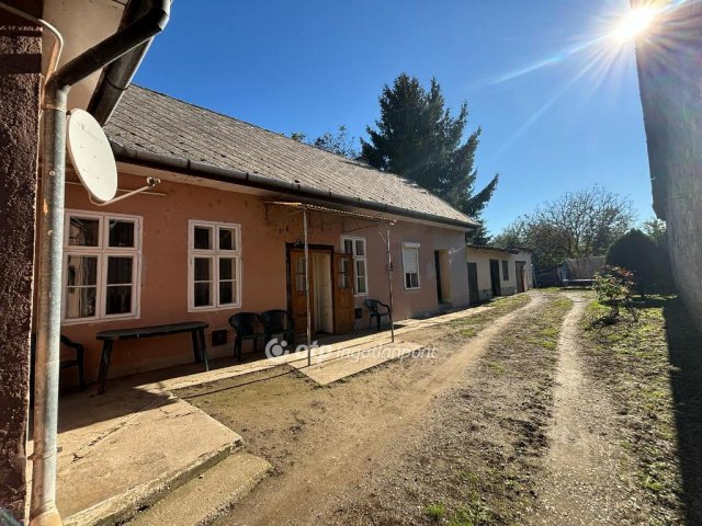 Eladó családi ház, Abaújszántón 13 M Ft, 3 szobás