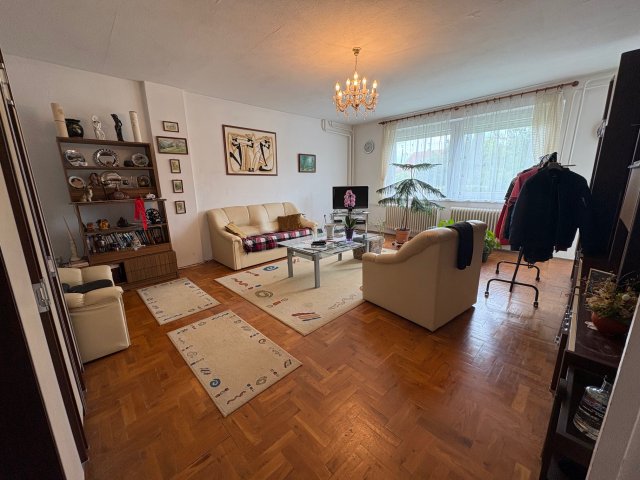 Eladó családi ház, Székesfehérvárott 135 M Ft, 5 szobás