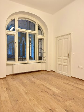 Eladó téglalakás, Budapesten, VI. kerületben 189 M Ft, 4 szobás