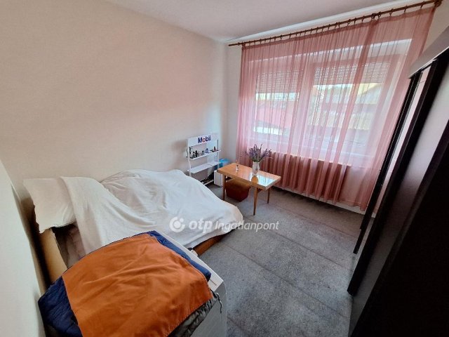 Eladó családi ház, Tiszakécskén 49.9 M Ft, 3 szobás