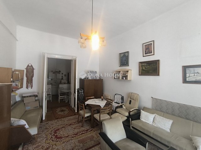 Eladó téglalakás, Kecskeméten 42 M Ft, 2 szobás