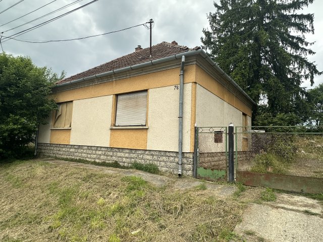 Eladó családi ház, Sásdon 26.85 M Ft, 3 szobás