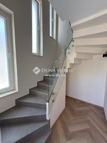 Kiadó családi ház, albérlet, Tatabányán 400 E Ft / hó