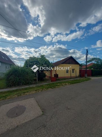 Eladó családi ház, Szolnokon 16.5 M Ft, 2 szobás