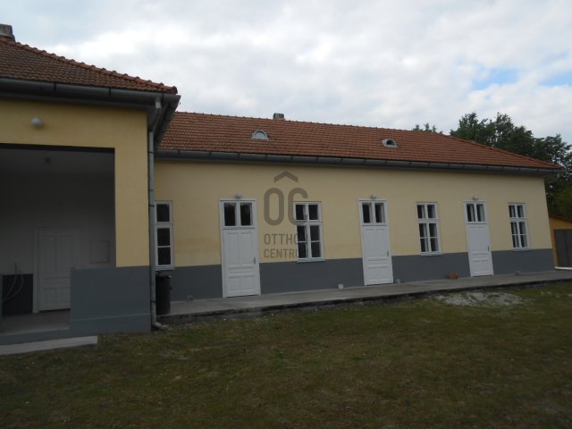 Eladó hotel, Pakson 115 M Ft / költözzbe.hu