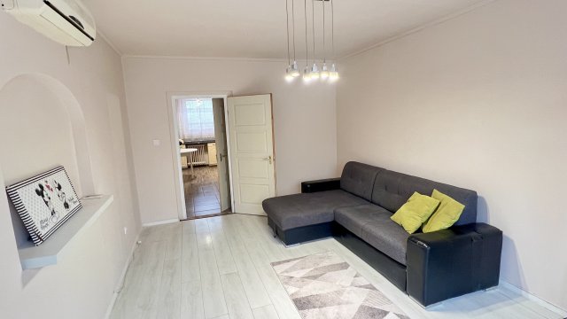Eladó panellakás, Tiszaújvárosban 27.9 M Ft, 2+1 szobás