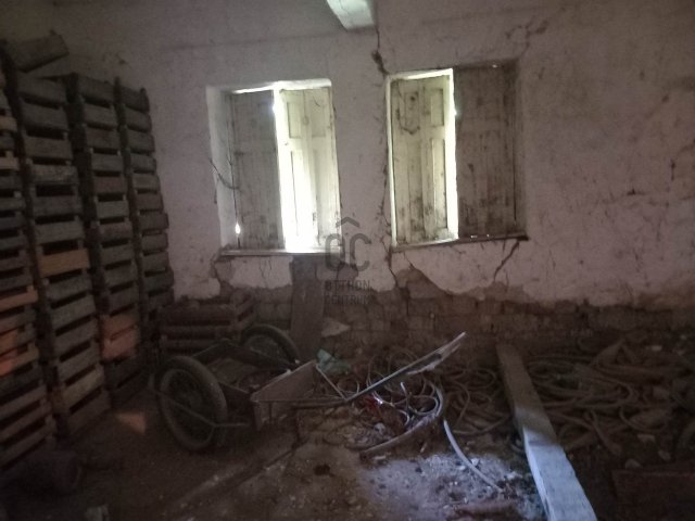 Eladó családi ház, Tiszaföldváron 3.2 M Ft, 2 szobás