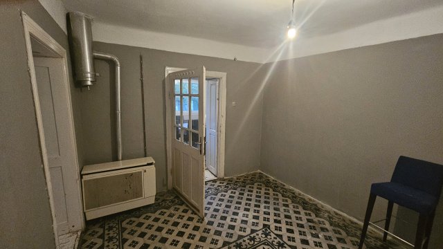 Eladó családi ház, Sárbogárdon 11.5 M Ft, 1+1 szobás