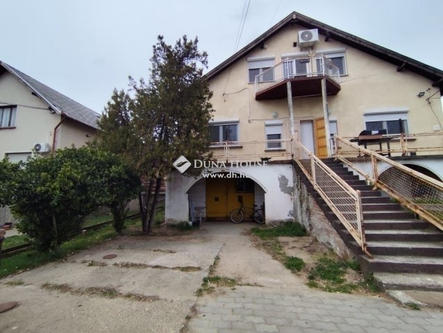 Eladó családi ház, Dunaharasztin 123 M Ft, 7 szobás