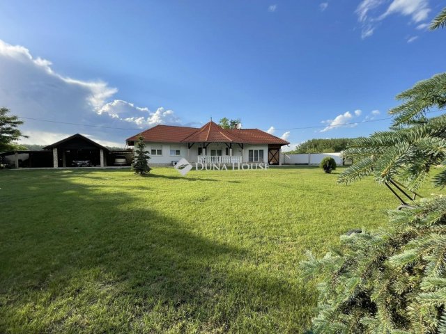 Eladó családi ház, Kecskeméten 129.8 M Ft, 5 szobás
