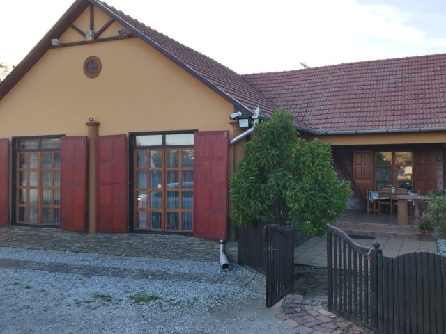 Eladó iroda, Szuhakállón 70 M Ft, 2 szobás