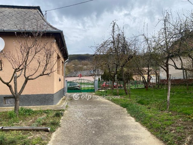 Eladó családi ház, Csitáron 19.9 M Ft, 3 szobás