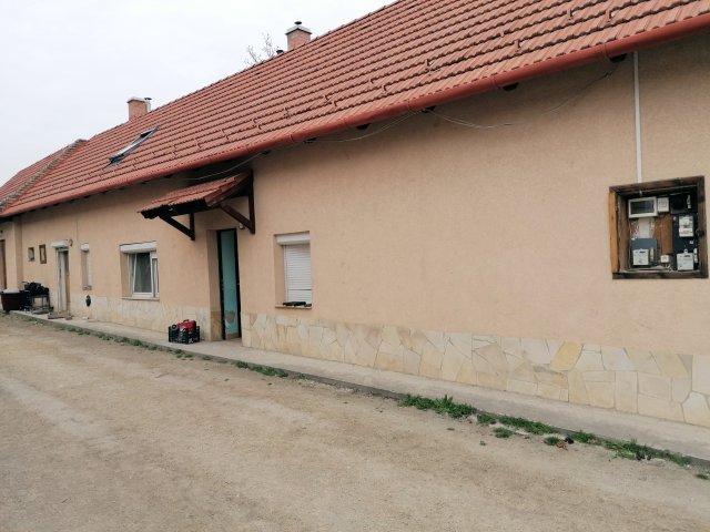 Eladó családi ház, Csákváron 29.9 M Ft, 4 szobás