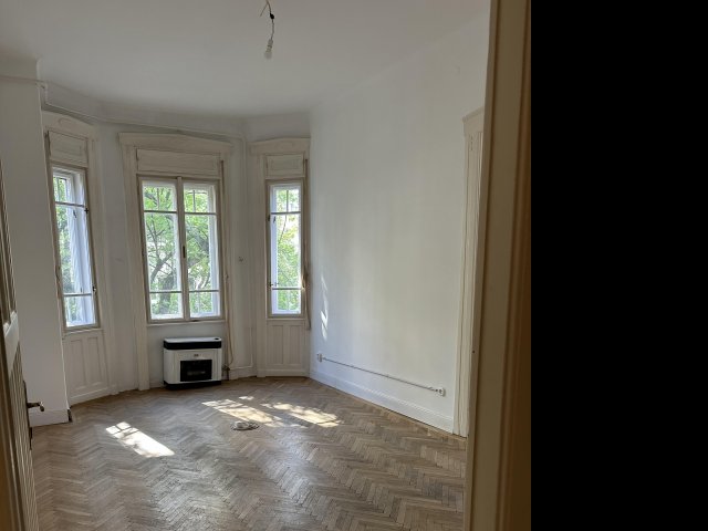 Eladó téglalakás, Budapesten, II. kerületben, Lövőház utcában