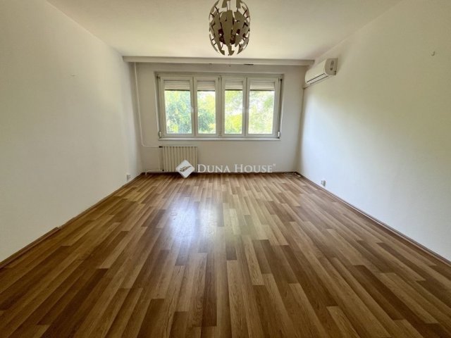 Eladó panellakás, Budapesten, XXI. kerületben 43.7 M Ft, 1 szobás